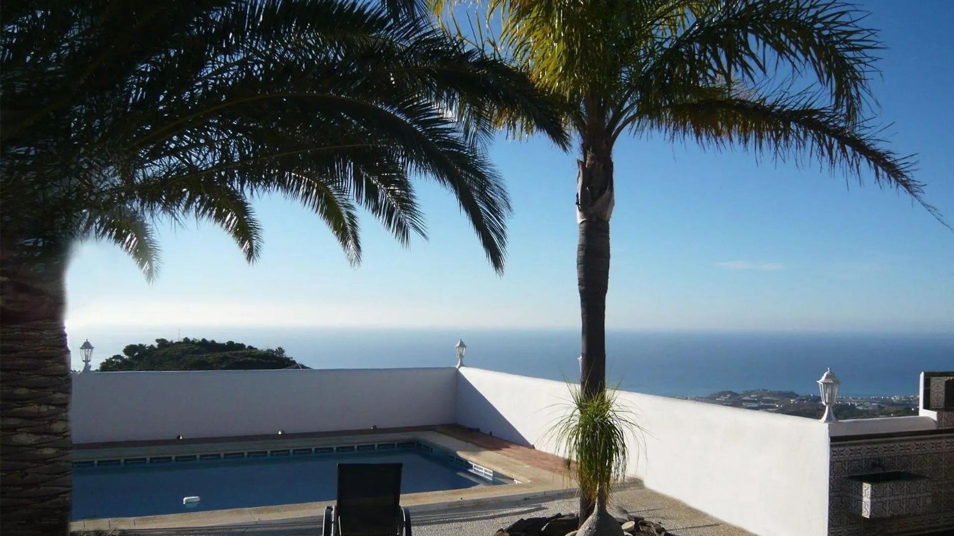 Casa Palmeras In Sayalonga Mit Gepflegtem Garten 0*,
