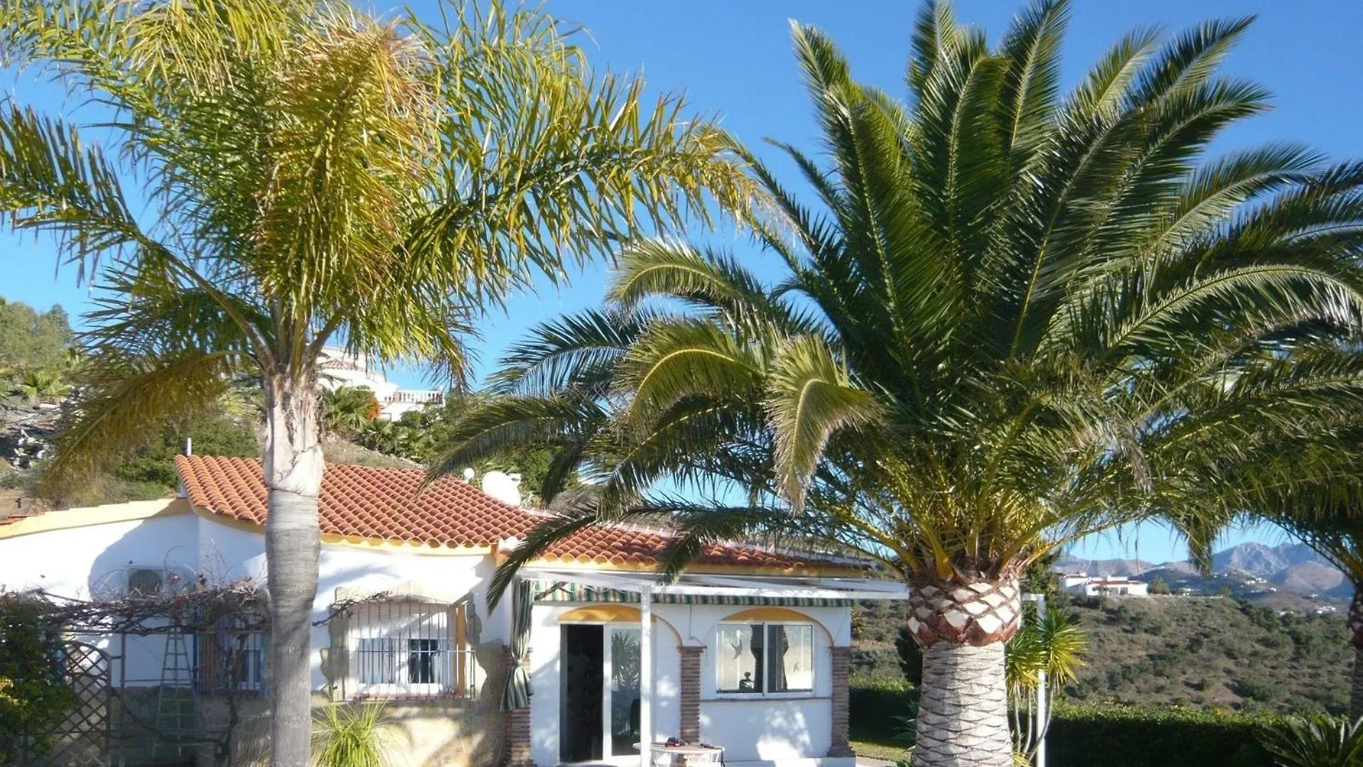 Casa Palmeras In Sayalonga Mit Gepflegtem Garten 0*,  Spain